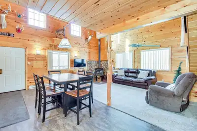 Image de 6 Mi to Spider Lake Atv Trails: Cabin w/ Fire Pit