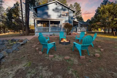 Image de 5-Br Home w/ Deck | Big Backyard | Sleeps 14