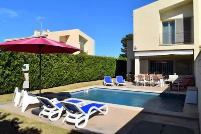 Image de Maison de vacances 'Carpe Diem' avec piscine privée, Wi-Fi et climatisation.