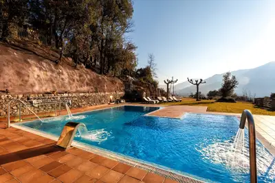 Image de Maison \"Can Xera\", avec vue sur les montagnes, piscine privée, terrasses, climatisation et Wi-Fi.