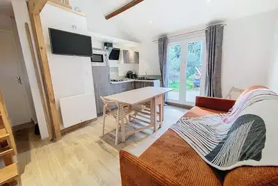 Image de L'Azuré de Monein – Duplex Rénové avec Vue Imprenable, Piscine Privée, Jardin et Mezzanine