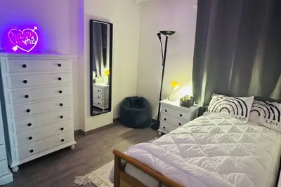 Image de Charming 1-bedroom in a shared apartment -\nNear beach