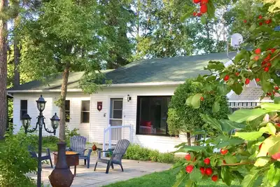 Image de Le Chalet du Havre au bord de l'eau, 4 ch. , 2 salles de bain, terrasse couverte!