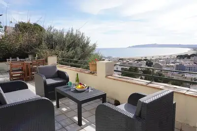 Image de Escoles 1 - L'Estartit; Centre