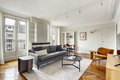 Image de Blueground | Saint Georges, balcony, nr Montmartre