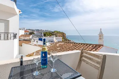 Image de Appartement 'Vista Mar - Burgau' avec vue sur la mer, balcon et Wi-Fi