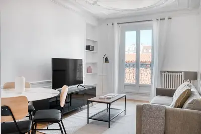 Image de Blueground | Saint Germain, balcony, nr Seine