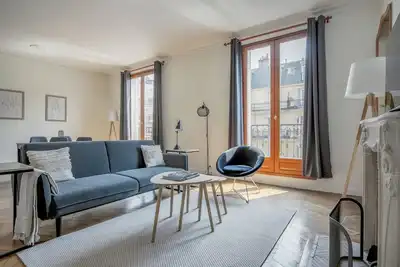 Image de Blueground | Auteuil, balcony, nr Seine