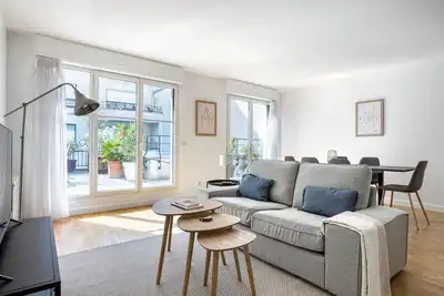 Image de Blueground | Plaisance, elev & balcony, nr shops