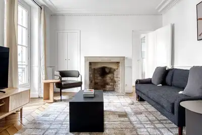 Blueground | Invalides, nr Le Bon Marché