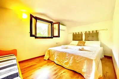 Image de \" L' Agrumeto Appartamento con patio \"