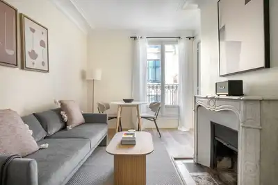 Image de Blueground | Hotel de Ville, close to mall & Seine