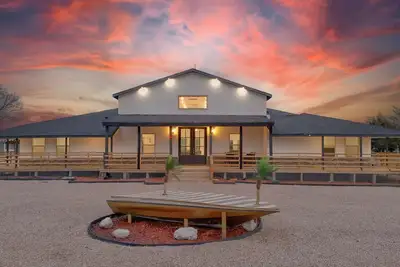 Luxurious Sailer Ranch Resort in North Dallas w/ Sports Area & Games