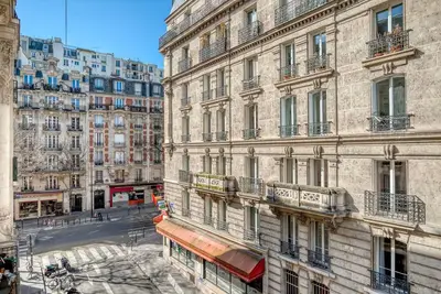 Image de Blueground | Montmartre, walk to famous basilica