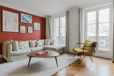 Image de Blueground | Cadet, near restaurants & shops