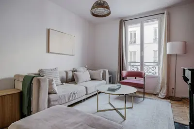 Image de Blueground | Champs Elysees, nr attractions