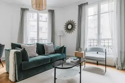 Image de Blueground | Ternes, fully furnished, washer