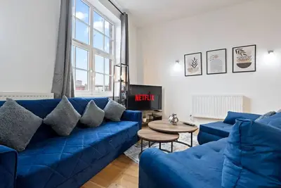 Luxe Stays | Sleeps 8 | Central Jewellery Quarter