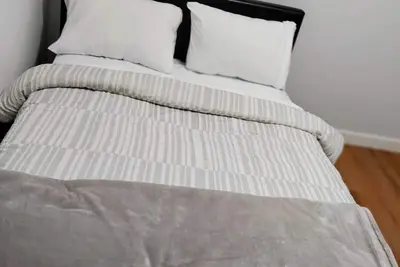 Image de Modern 2Bed Bsmt apt n welcoming Edmonton -Side Entrance, WiFi, Free Parking, Ac