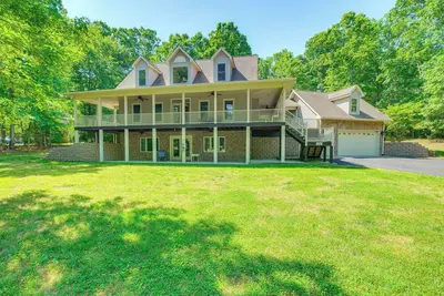 Image de Lake Anna Retreat w/ Private Beach, Hot Tub Access