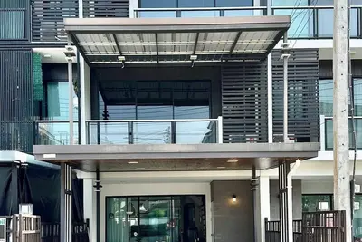 Image de ทาวน์โฮม 3 ชั้น ใกล้สนามบินนานาชาติเชียงใหม่