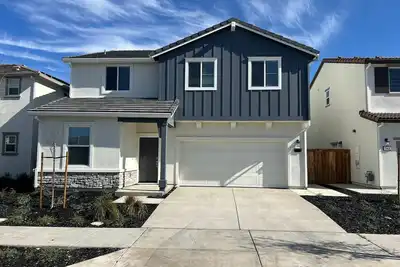 Image de New Smart Home w/ Massage Chair & King Bed