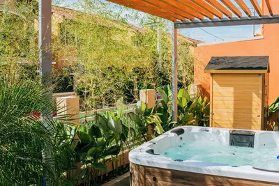 Image de Charming Love, Lourdes Villa 2-bedroom house with Jacuzzi, Sauna, WiFi, Ac &more