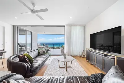Ocean Front Apartment with full Sea View Cotton Tree Maroochydore