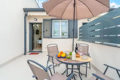 Villa 'Benvenuti Al Sud' avec terrasse privée, jardin privé et climatisation