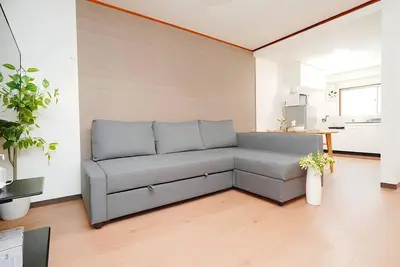 Image de Japanese - style 2 - storey house. 1br for 6. Kitchen, private bath.