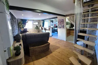 Image de Le Studio - Duplex. Entièrement équipé, idéalement situé, commerces et tourisme.