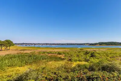 Image de Brand New Listing! Indian Neck 3bd--Central A/C, Chipman Cove Views, 0. 2 Mi to Burton Baker Beach