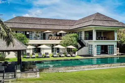 Image de Grand Luxurious Villa, 5 bdr, 25m pool, prime beach location Canggu-750 m2
