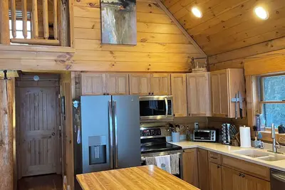 Image de Lakefront Cabin on Thunder Bay