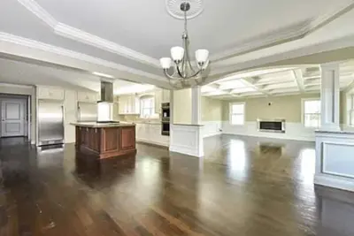 Image de Stunning 5 Bedroom Retreat with 3 Baths and Expansive Heated In-Ground Pool