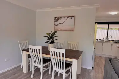 Image de Pets welcome, family friendly home. 5 minute drive to beaches.