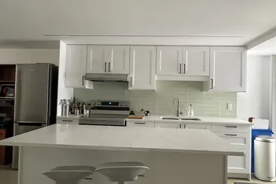 Image de Modern one-bedroom in Outremont/ Mile End