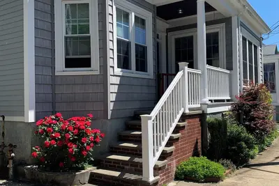 Image de Bristol Breeze Retreat, 3 Br, 3 bath home in gorgeous downtown Bristol, Ri