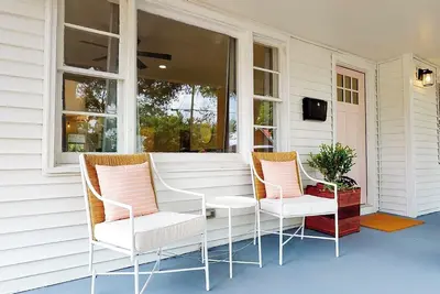 Image de Azalea Cottage - Brooklyn Arts District