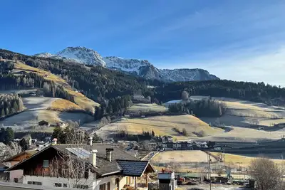 Image de Apartment Rohrer - Zirmbett - Castle And Schourt View