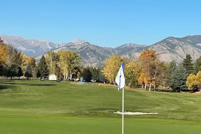 Image de Great Montana Townhouse Skiing, Fly Fishing, Golf all in your backyard!