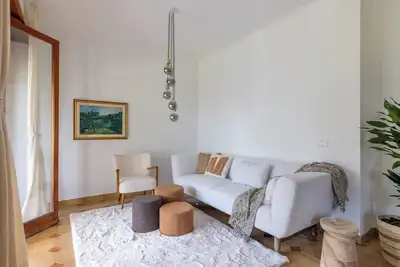 Spacious Villa with Pool, Bbq and Tennis Courts