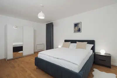 Image de Azure - Cozy City Center Apartment with Balcony