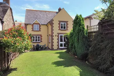 Image de Moonfleet Cottage, family friendly, with open fire in Charmouth