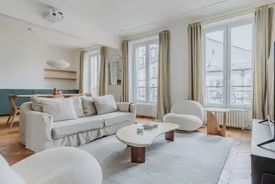 Image de Blueground | Bastille, near shops & park