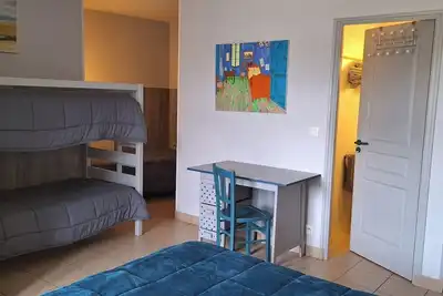 Chambre 'Le Meslay N°3 - Chambre 5 Pers' avec Terrasse partagée, Jardin partagé et Wi-Fi