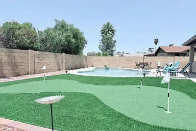 Image de Cozy retreat with pool near Desert Diamond casino & Castle & Coasters theme park