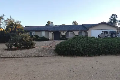 Image de Charming 3-bedroom house with WiFi and Ac in Hesperia