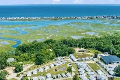 Image de Large Family Retreat | Near Beach | Private Decks