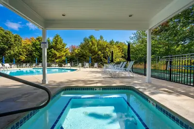 Image de Pool | Hottub | Pickleball | Sauna | Game's & More